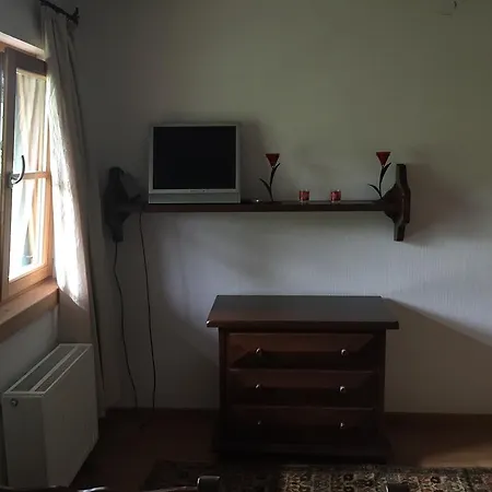 Lebenberg Apartment *